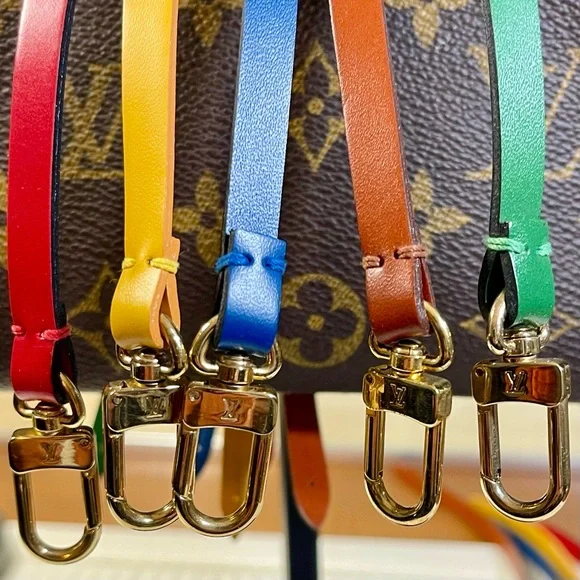 Louis Vuitton Pochette Strap NWOT Vintage - Picture 2 of 13